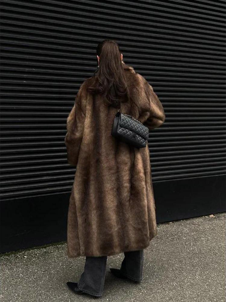 Cappotto lungo in pelliccia si - Street Fashion Men 2025 recensione e prezzo